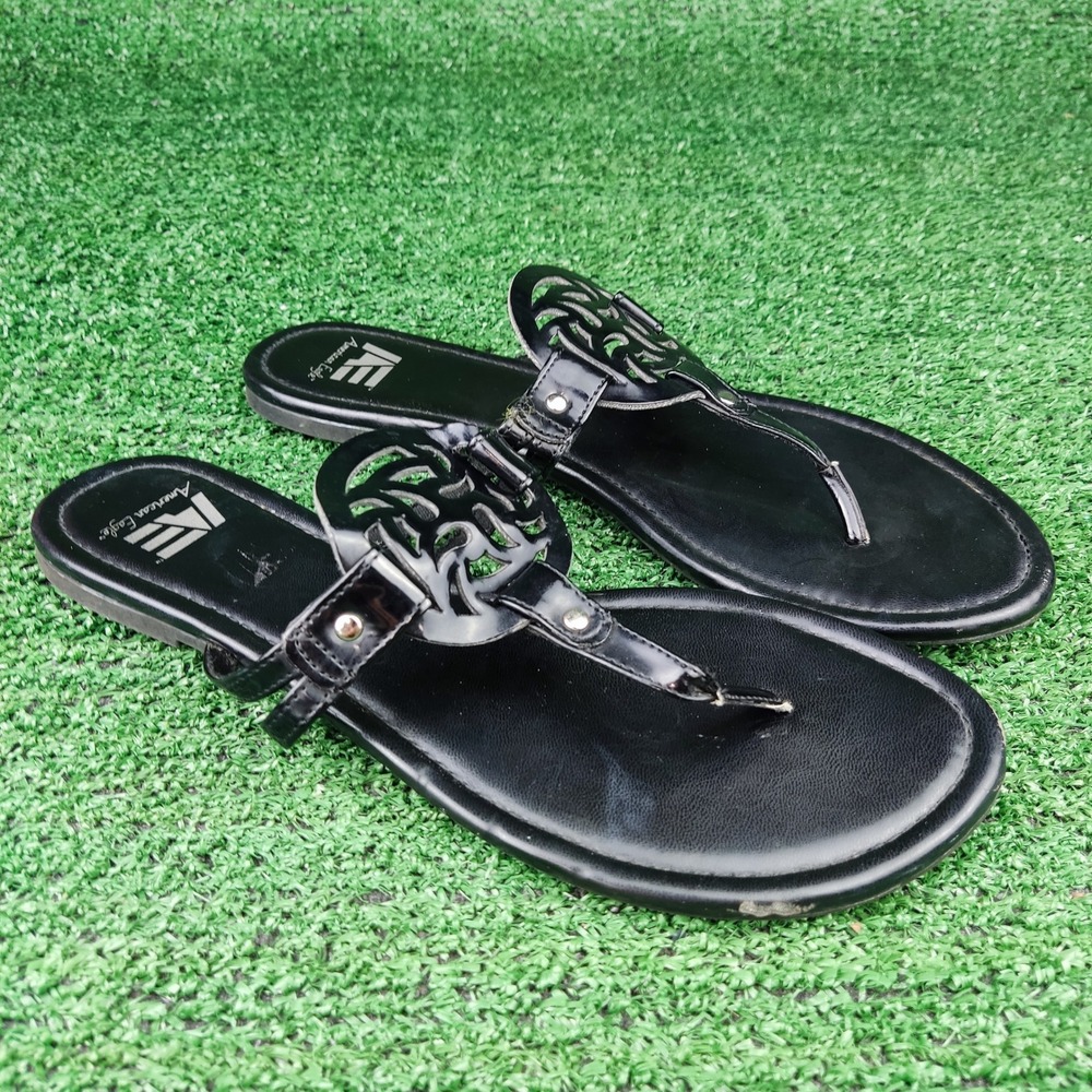American Eagle Sandals Womens 9.5 Black Medallion Thong Flat Patent T-Strap